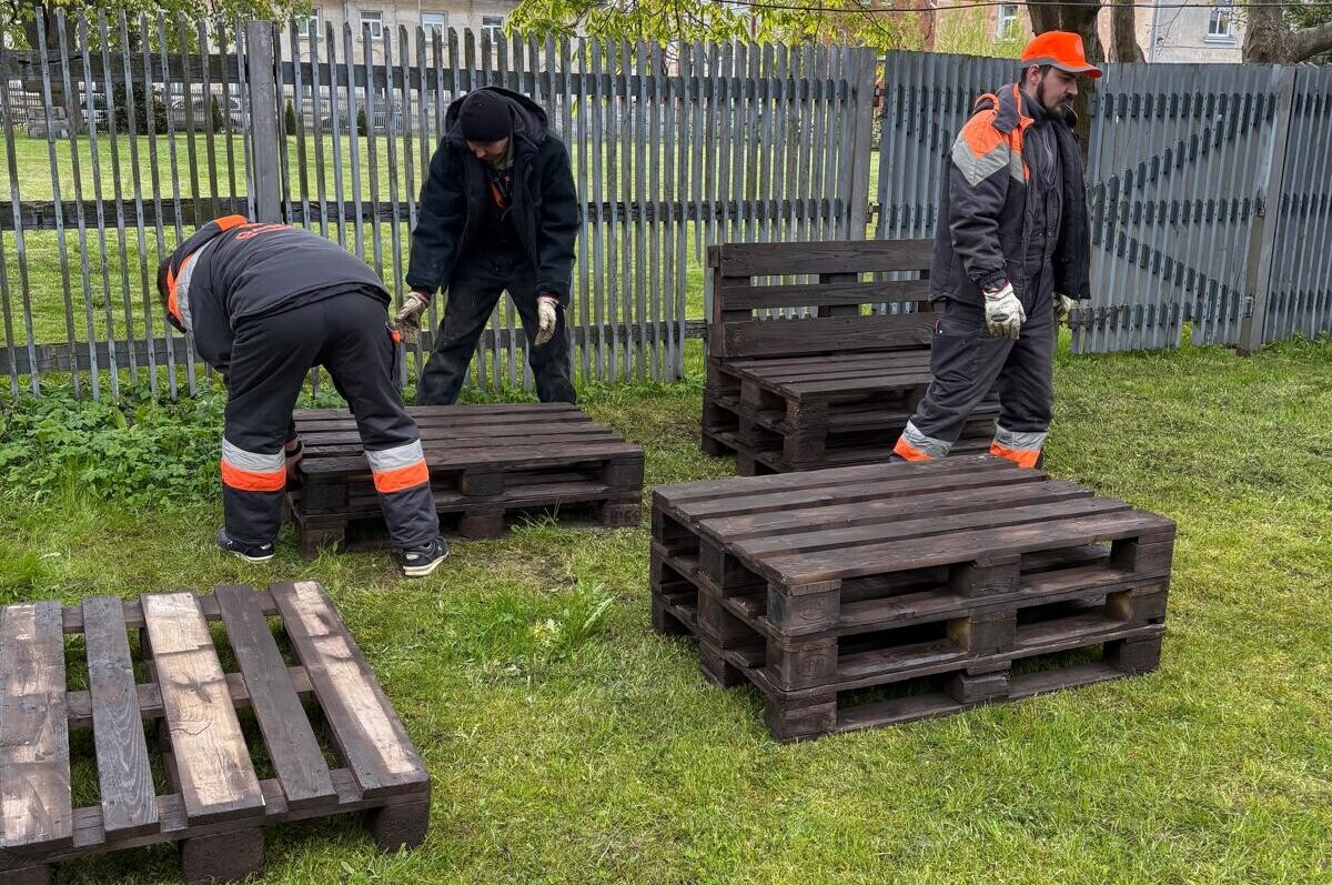 Palešu mēbeļu kopšana un atjaunošana: kā saglabāt dārza mēbeles skaistas un izturīgas