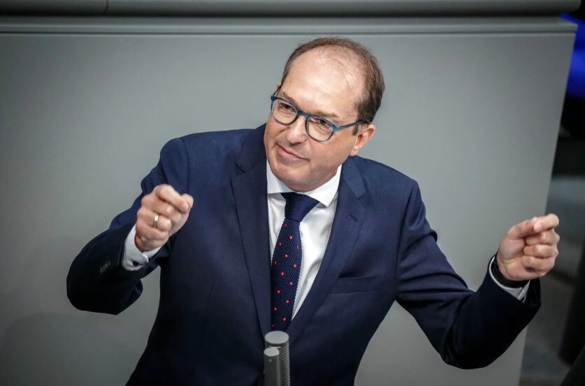 Vācijas iekšlietu ministrs: Jaunā imigrācijas politika dod rezultātus