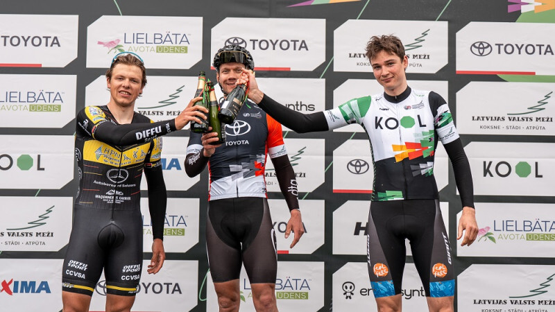 Oskars Muižnieks skaistā cīņā triumfē LVM Gravel maratona Siguldas posmā