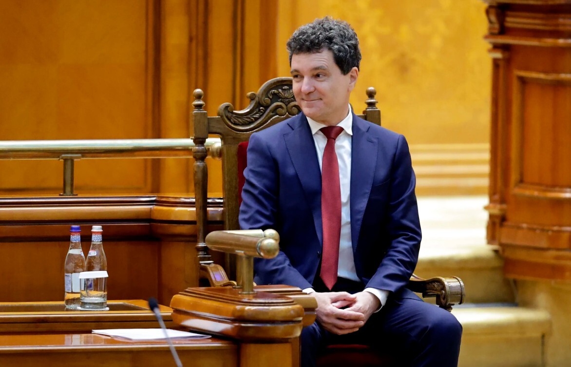 Nikušors Dans stājies Rumānijas prezidenta amatā