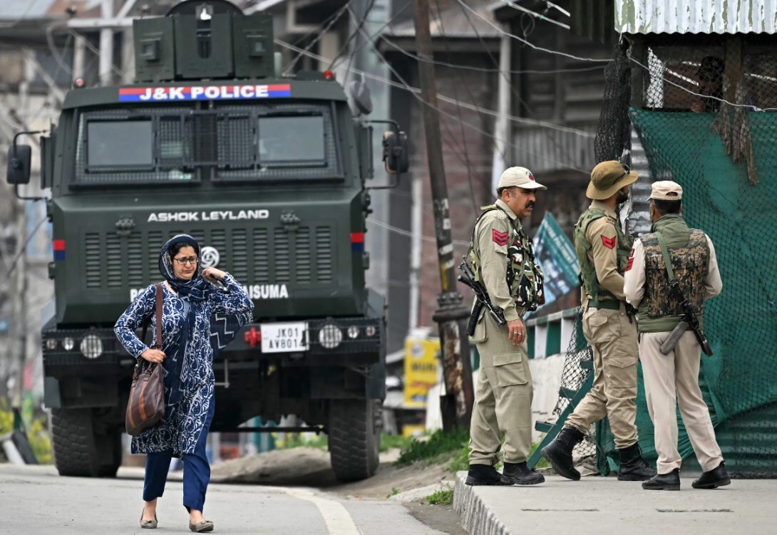 Apšaudēs starp Indijas un Pakistānas karavīriem nogalināti pieci civiliedzīvotāji