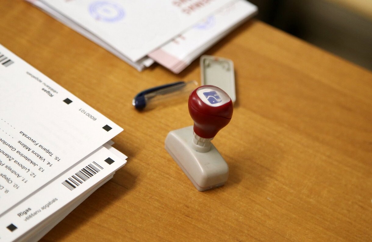 No pašvaldību vēlēšanu sarakstiem svītroti 48 deputāta amata kandidāti
