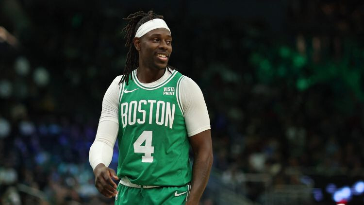 Porziņģa komandas biedrs Holidejs otro reizi karjerā saņem NBA spēlētāju atzinību par sportiskā gara ideālu piekopšanu