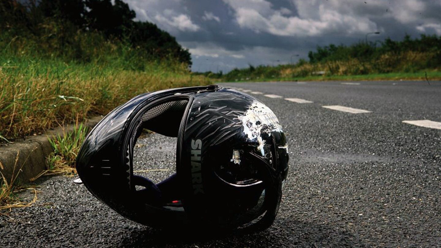 Pie Durbes uz Liepājas šosejas avārijā cietusi motocikla vadītāja