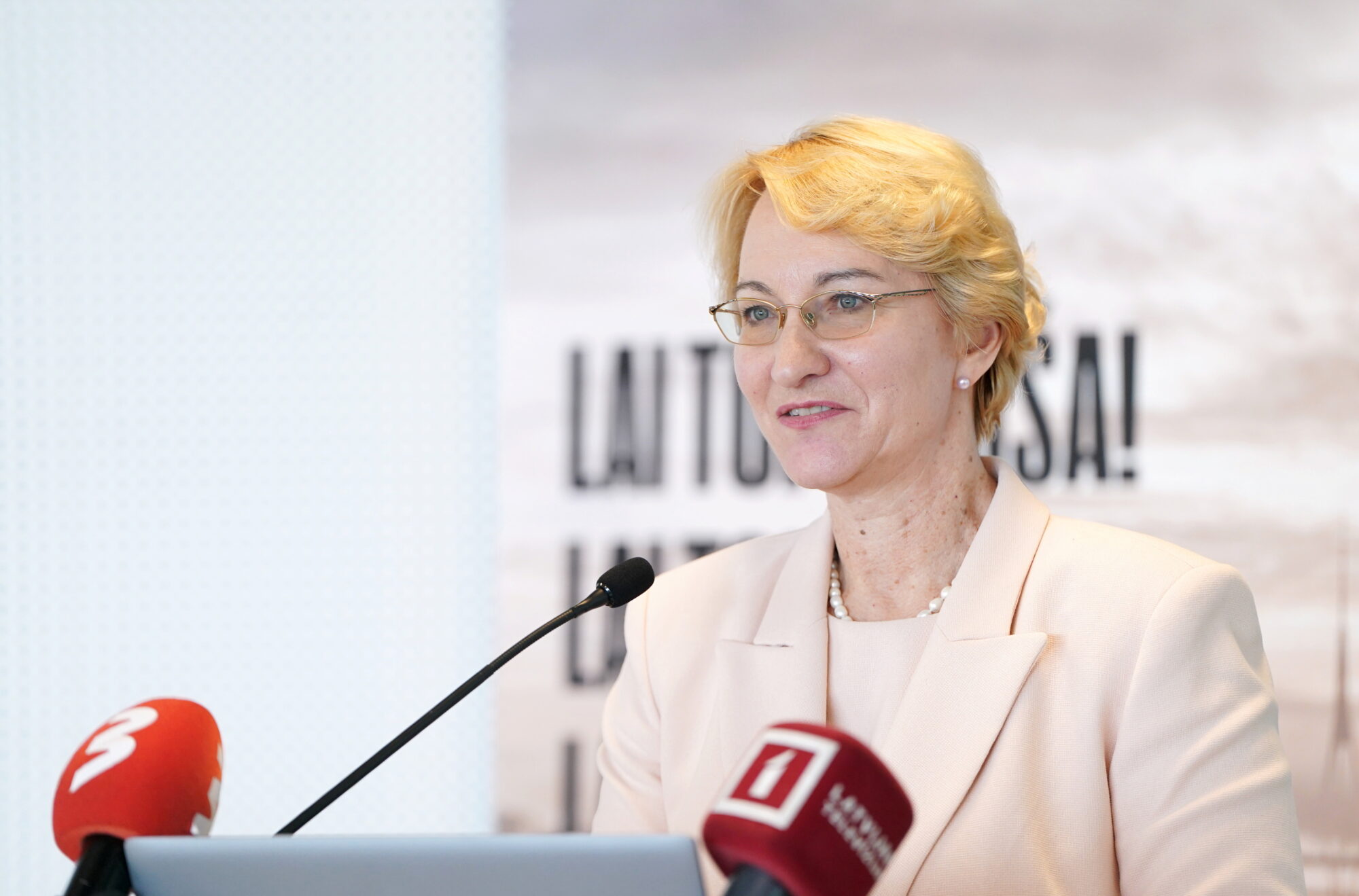 Izglītības ministre saskata nepieciešamību ieviest skaidrākus izglītības kvalitātes kritērijus tālmācībā