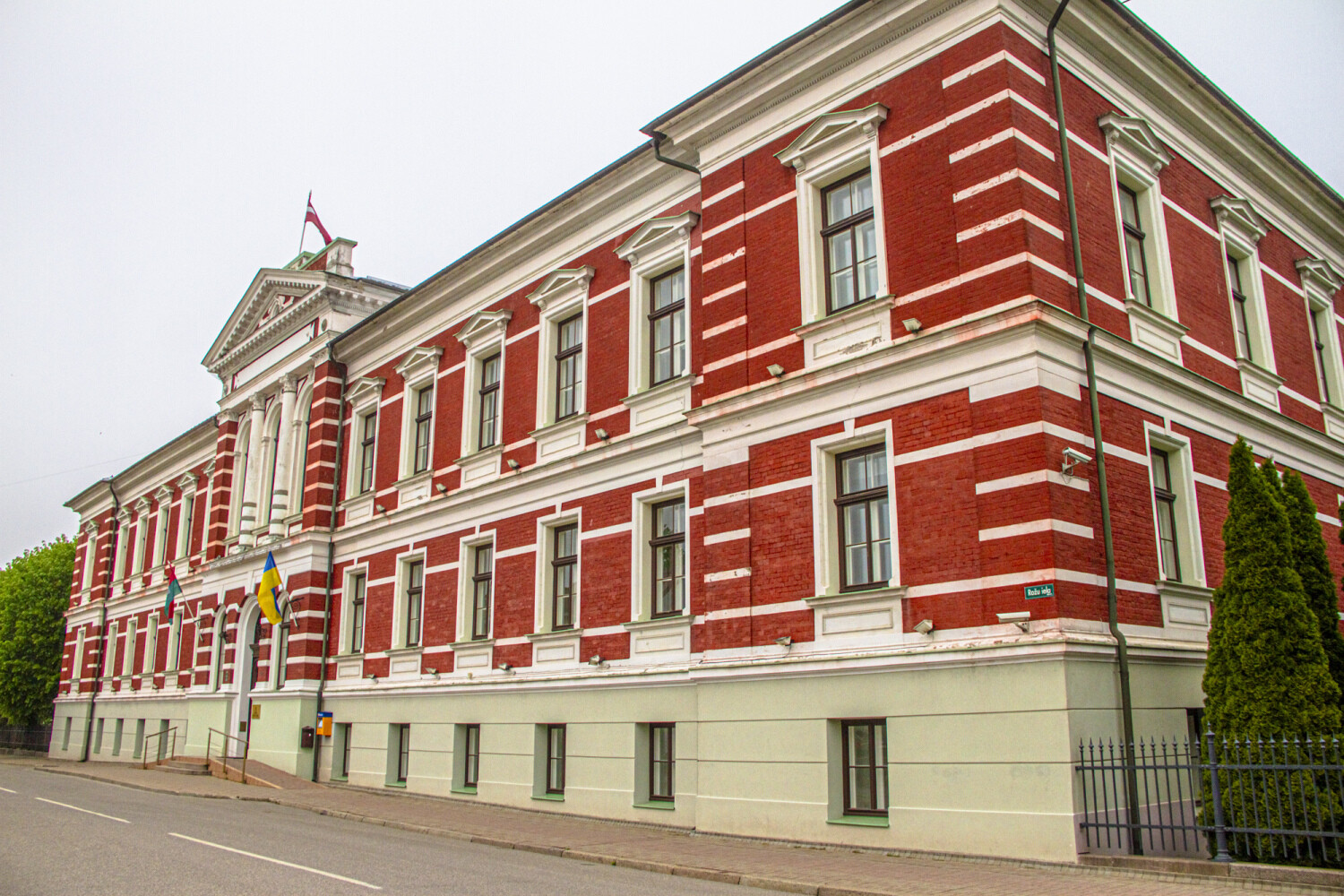 Izsludināta Gunāra Ansiņa biroja vadītāja vakance