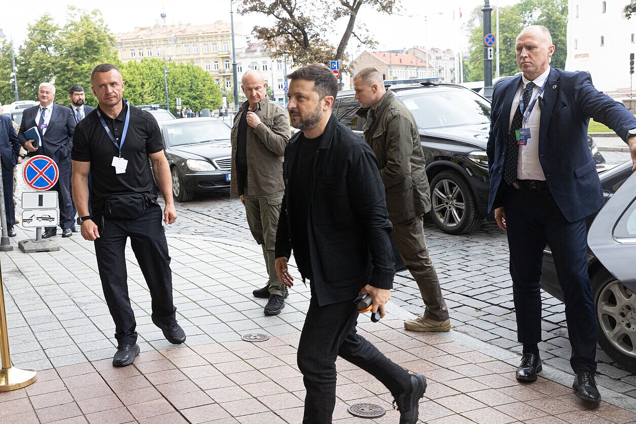 Zelenskis ieradies uz Ziemeļvalstu samitu Viļņā
