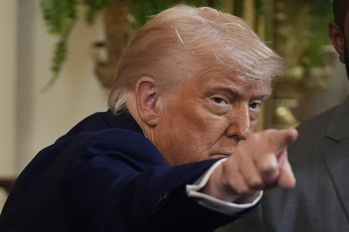 Trampu “ļoti neapmierina” saruna ar Putinu