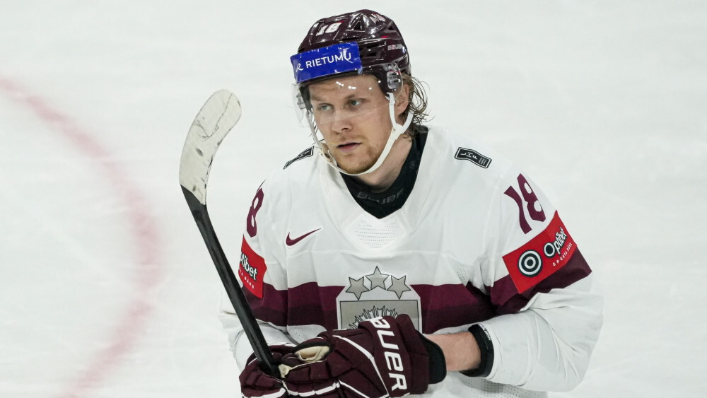 Nosaukti pirmie seši Latvijas izlases hokejisti dalībai nākamā gada Olimpiādē