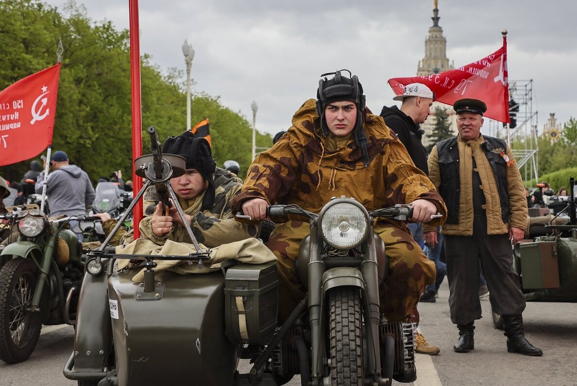 ISW: Krievi masveidā integrē motociklus savā militārajā taktikā, ko viņi var izmantot karā pret NATO