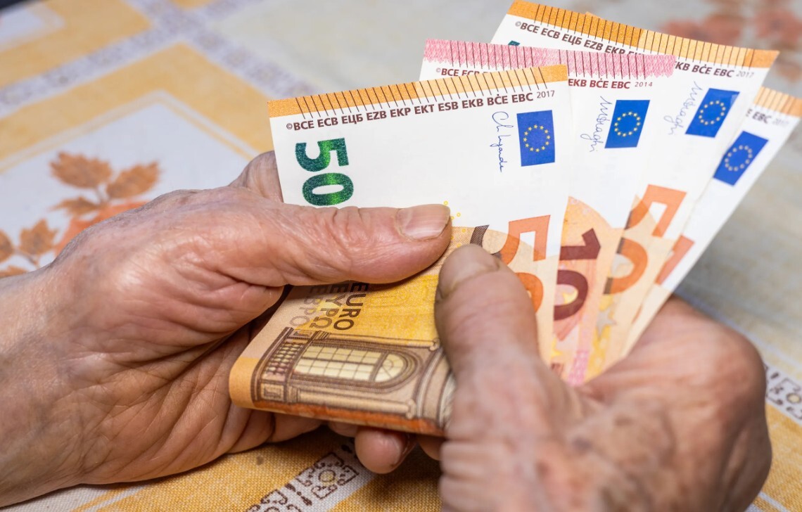 Novembrī vidējā vecuma pensija Latvijā bija nepilni 673 eiro