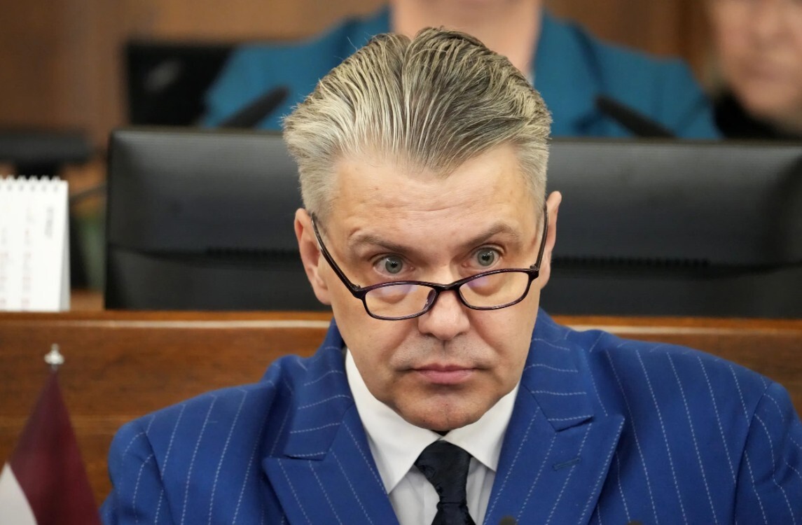 Jansonu atbrīvo no tiesībsarga amata