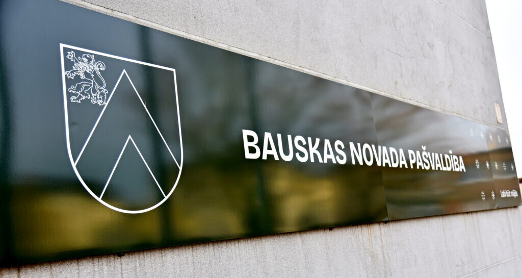 Bauskas novada domes priekšsēdētāja amatā ievēlē NA deputātu Mačeku
