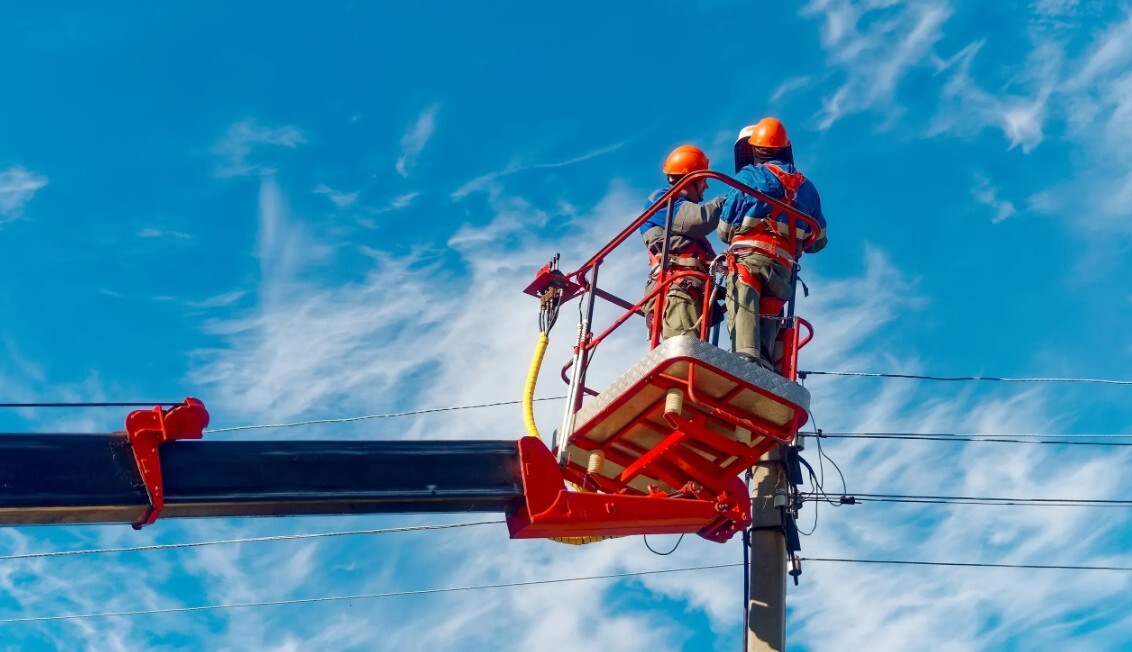 “Sadales tīkls” nakts laikā novērsis 206 vēja radītus elektrotīkla bojājumus