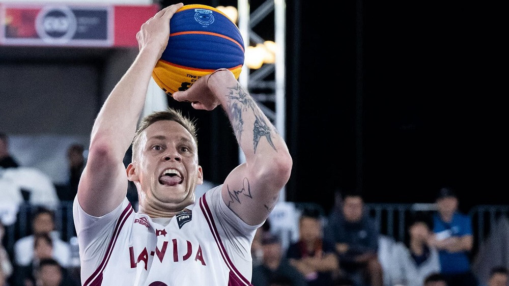 Video: Latvijas 3×3 basketbolisti Pasaules kausa mačā uzvar Japānu un iekļūst izslēgšanas spēlēs