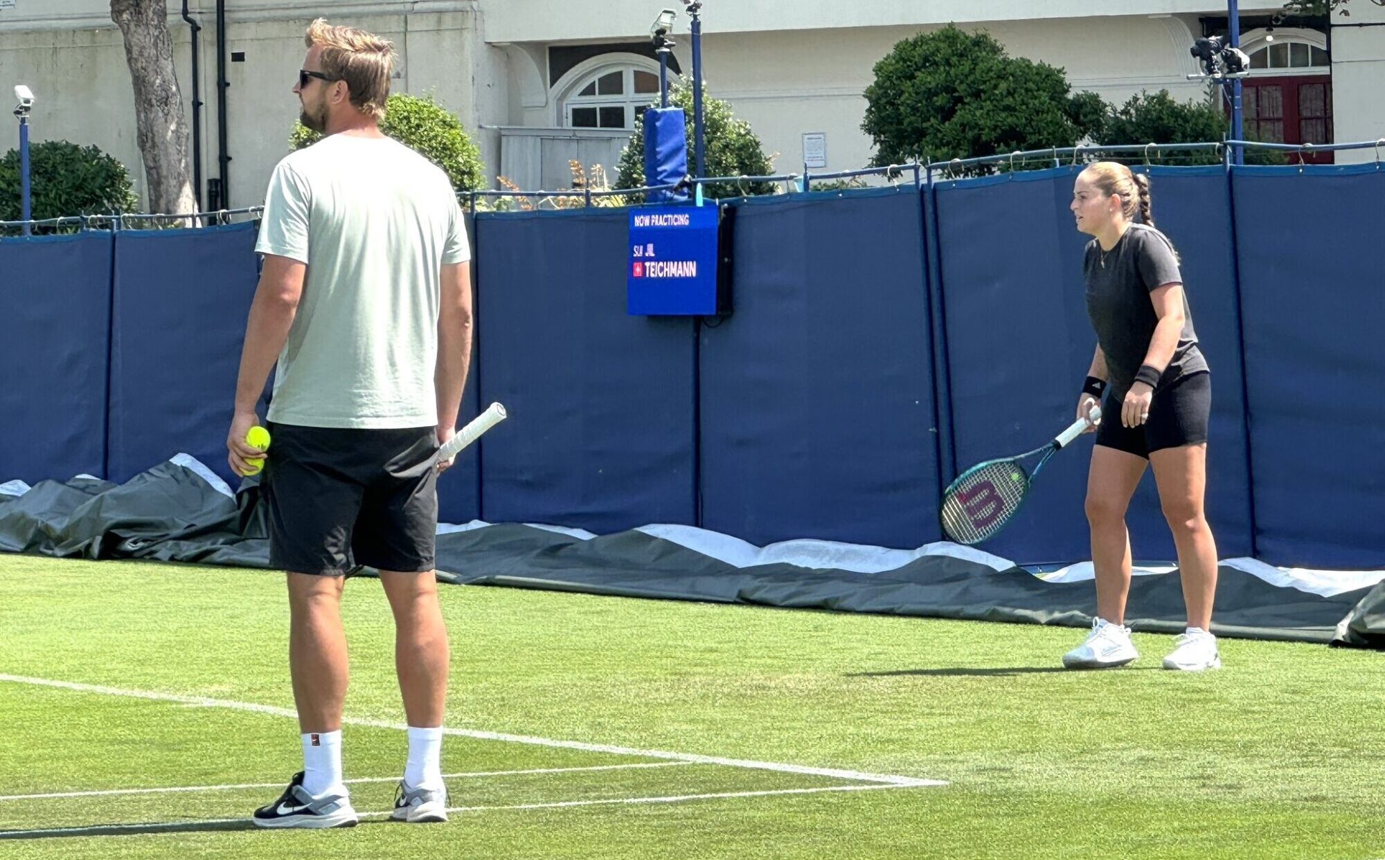 Līgo dienā ar latviešu treneri Ostapenko neparasti sāks zālāja sezonu