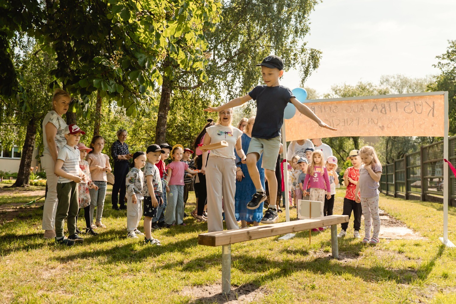 Foto: “Jensen Metal” turpina atbalstīt bērnus