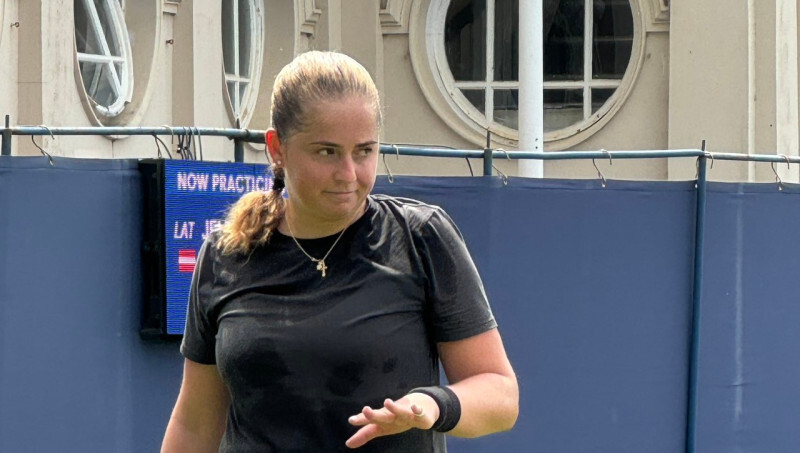 Ostapenko WTA rangā noslīd uz 20. vietu