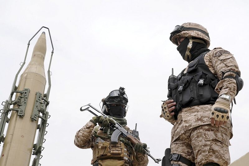 Krievi raida pret Kijivu ballistiskās raķetes un dronus