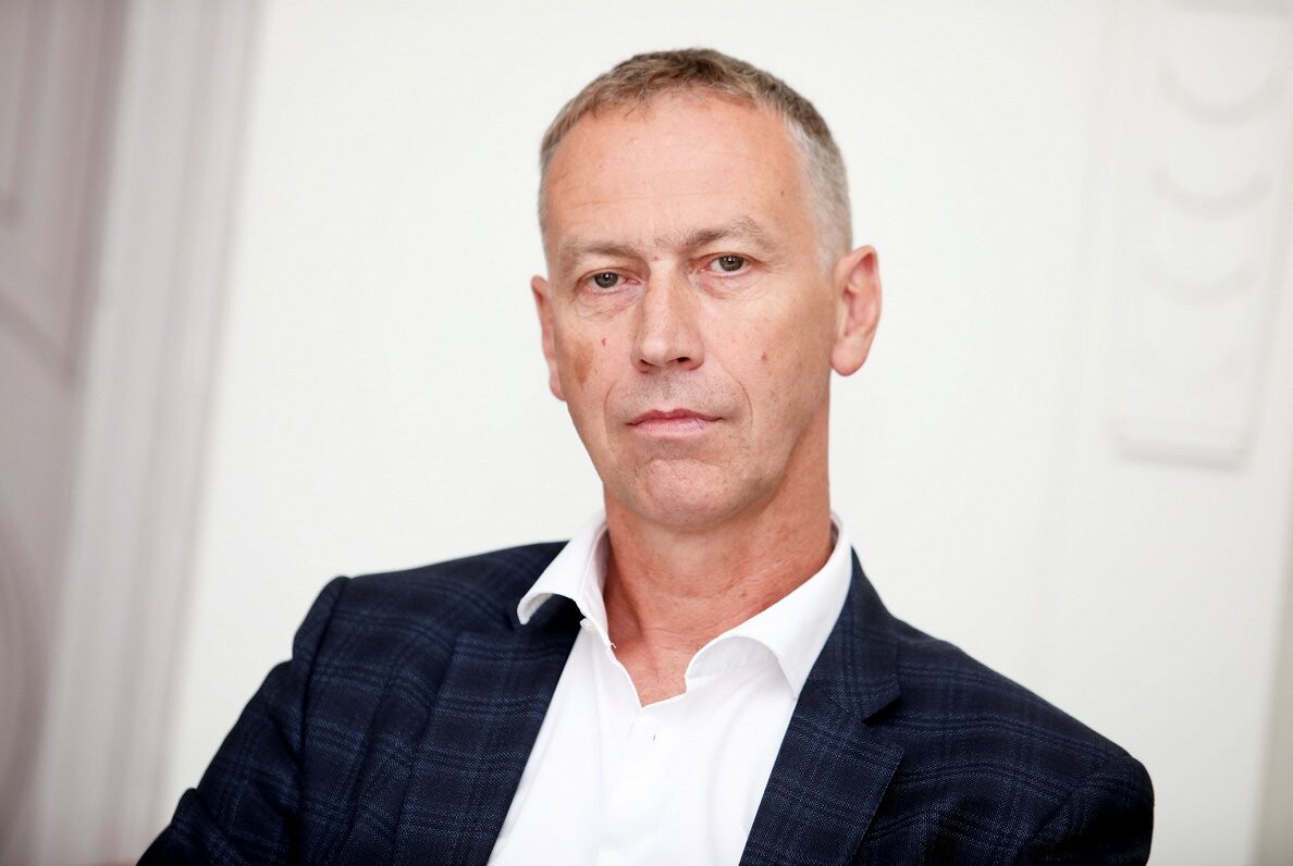 Ar trīs balsīm izkonkurējot ZZS pārstāvi, par Alūksnes novada mēru atkārtoti kļūst Adlers