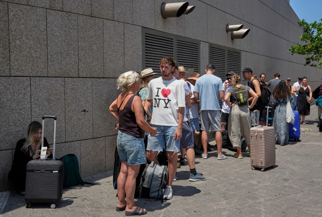 Baltijas valstu iedzīvotāju evakuāciju no Izraēlas valstis koordinē “Whatsapp” čatā