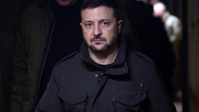 Zelenskis: Vispirms drošības garantijas, tad samits ar Putinu