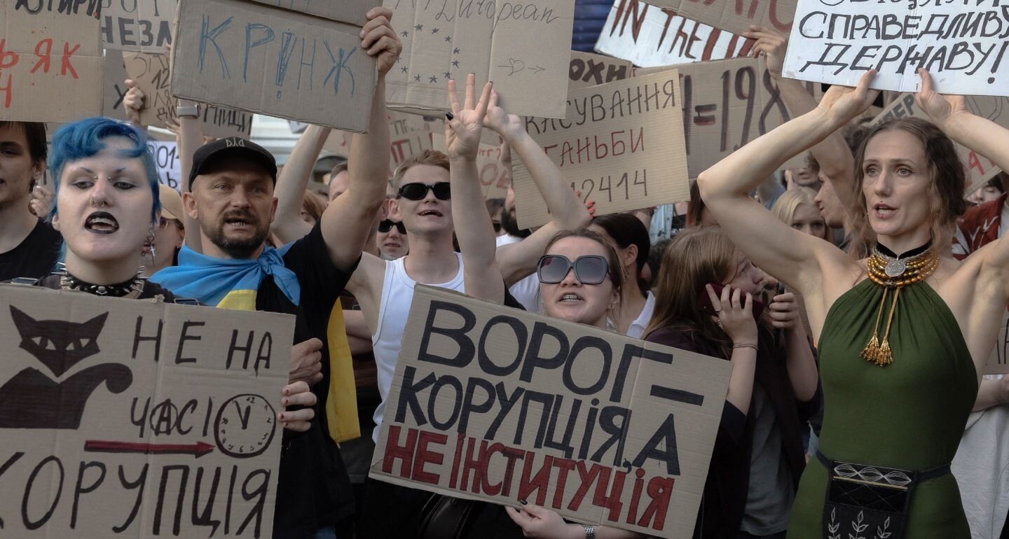 Zelenskis: Pretkorupcijas iestāžu likuma maiņa ir adekvāta atbilde uz protestiem