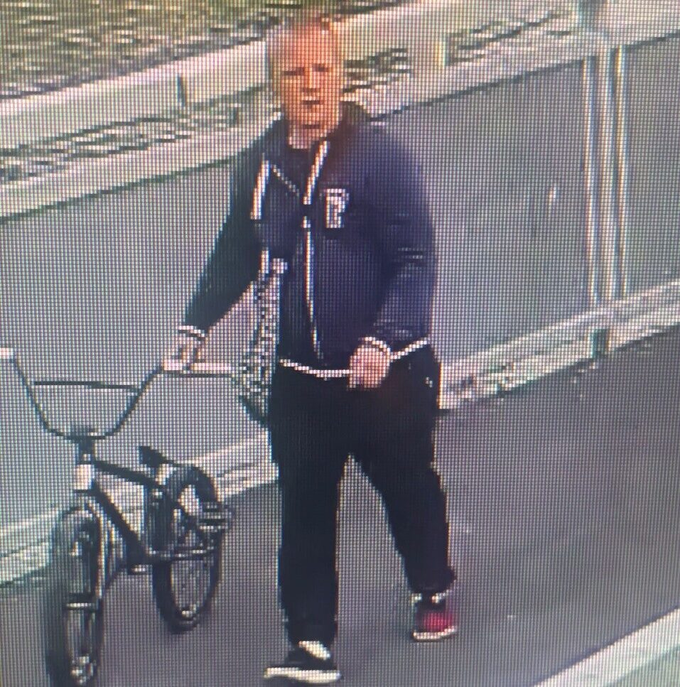 Iespējams, par velosipēda zādzību, policija skaidro attēlā redzamā vīrieša identitāti