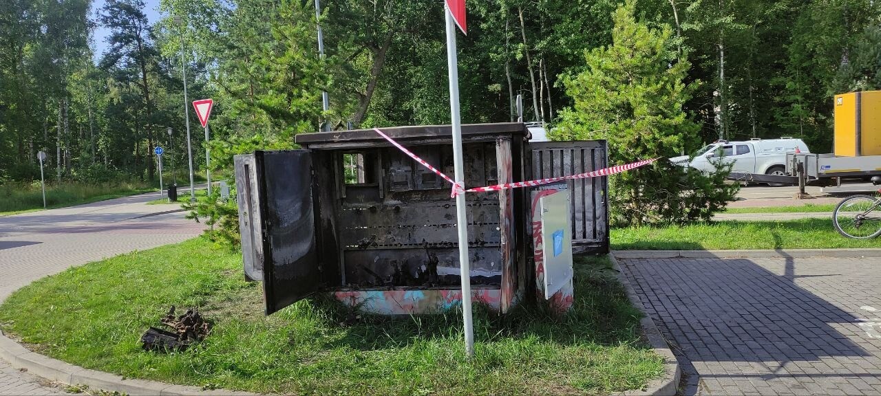 Vētru ielā Liepājā nosvilst transformatora skapis