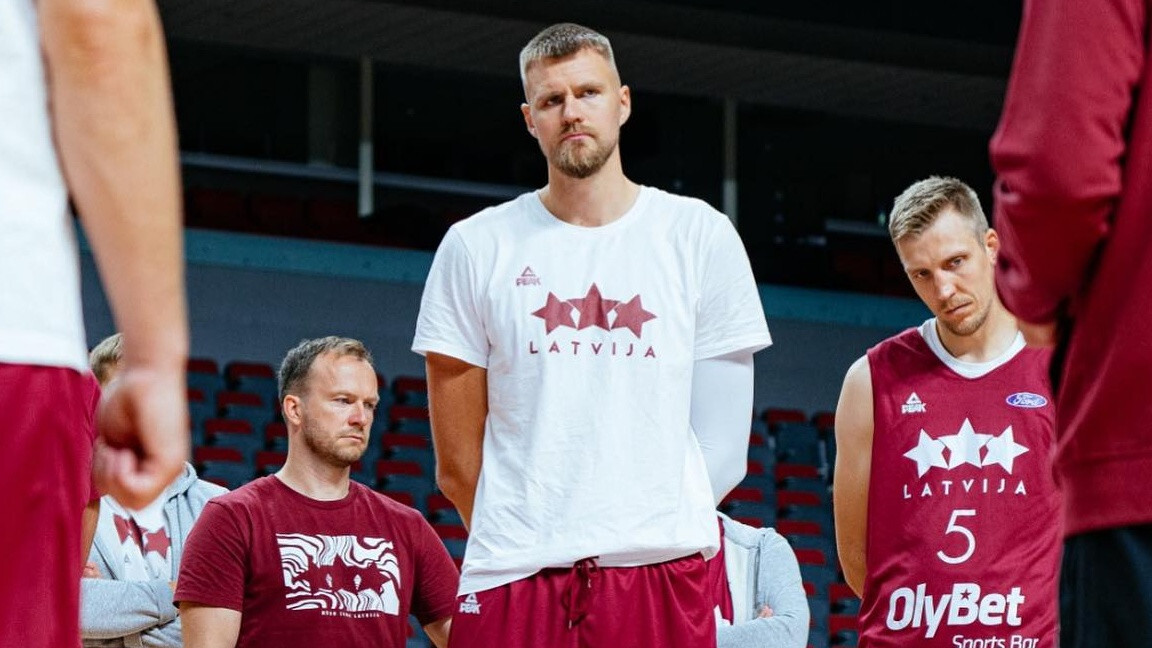 Latvijas basketbola izlase nākamnedēļ sāks treniņnometni 20 spēlētāju sastāvā. Porziņģis oficiāli pievienosies 30. jūlijā