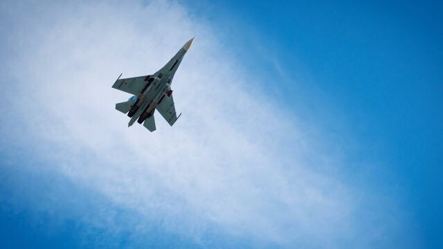 Video: Krievijā iznīcināta kara lidmašīna Su-27UB