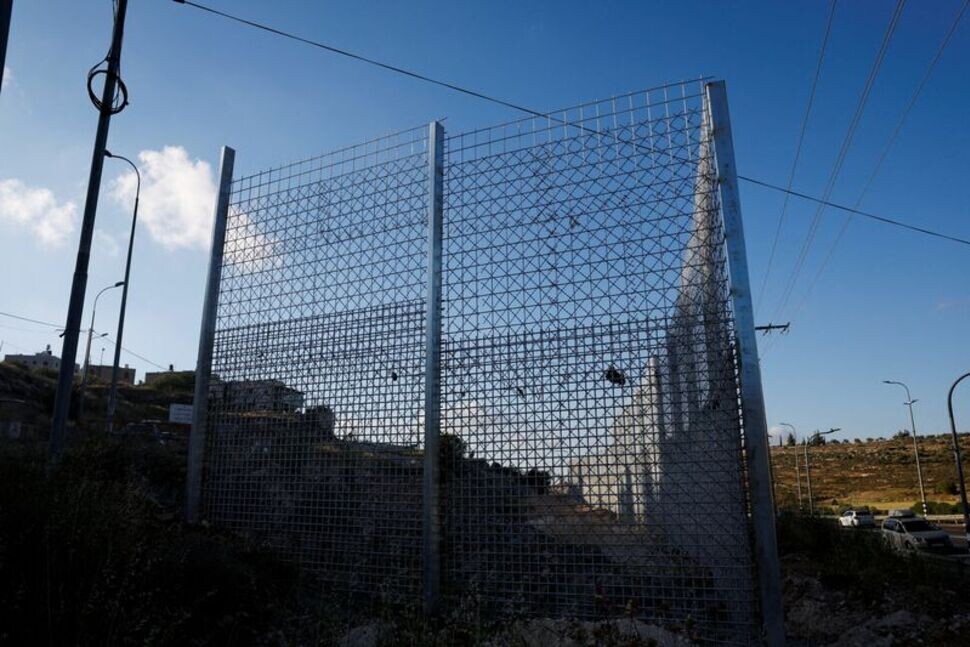Izraēlas kolonisti Rietumkrastā nosituši palestīniešu vīrieti