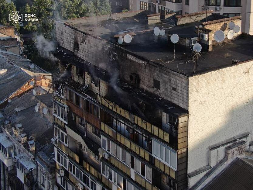 Video: Krievijas dronu un raķešu uzbrukumos Kijivai nogalināti divi cilvēki, 13 ievainoti