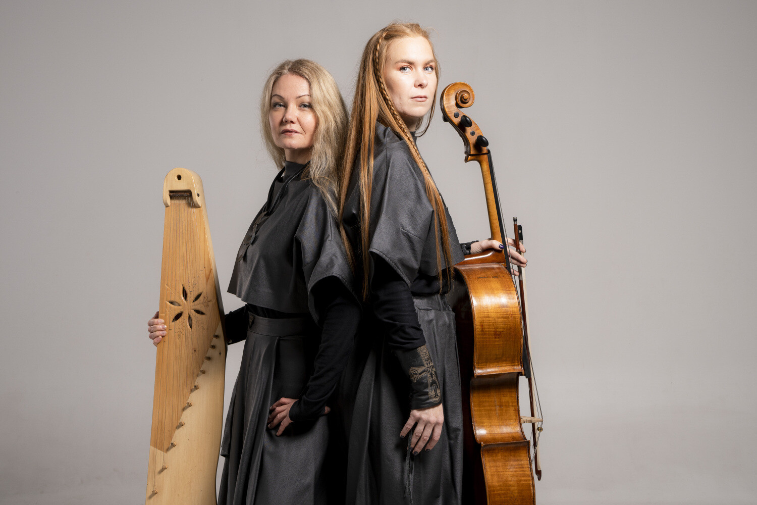 Duets “Sinerģija” izdevis debijas albumu “Gaismā”