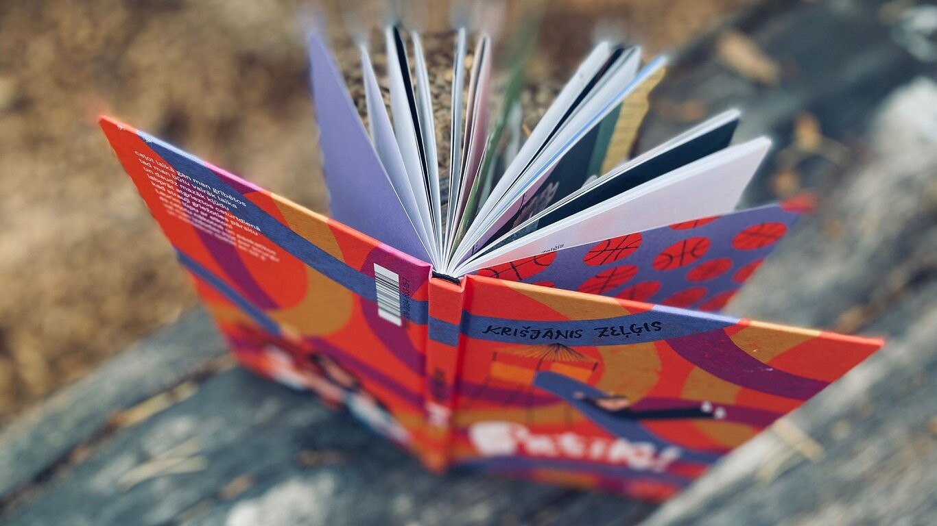 Baltvilka balvu bērnu un jauniešu literatūrā un grāmatu mākslā piešķir dzejniekam Zeļģim un ilustratorei Krēsliņai