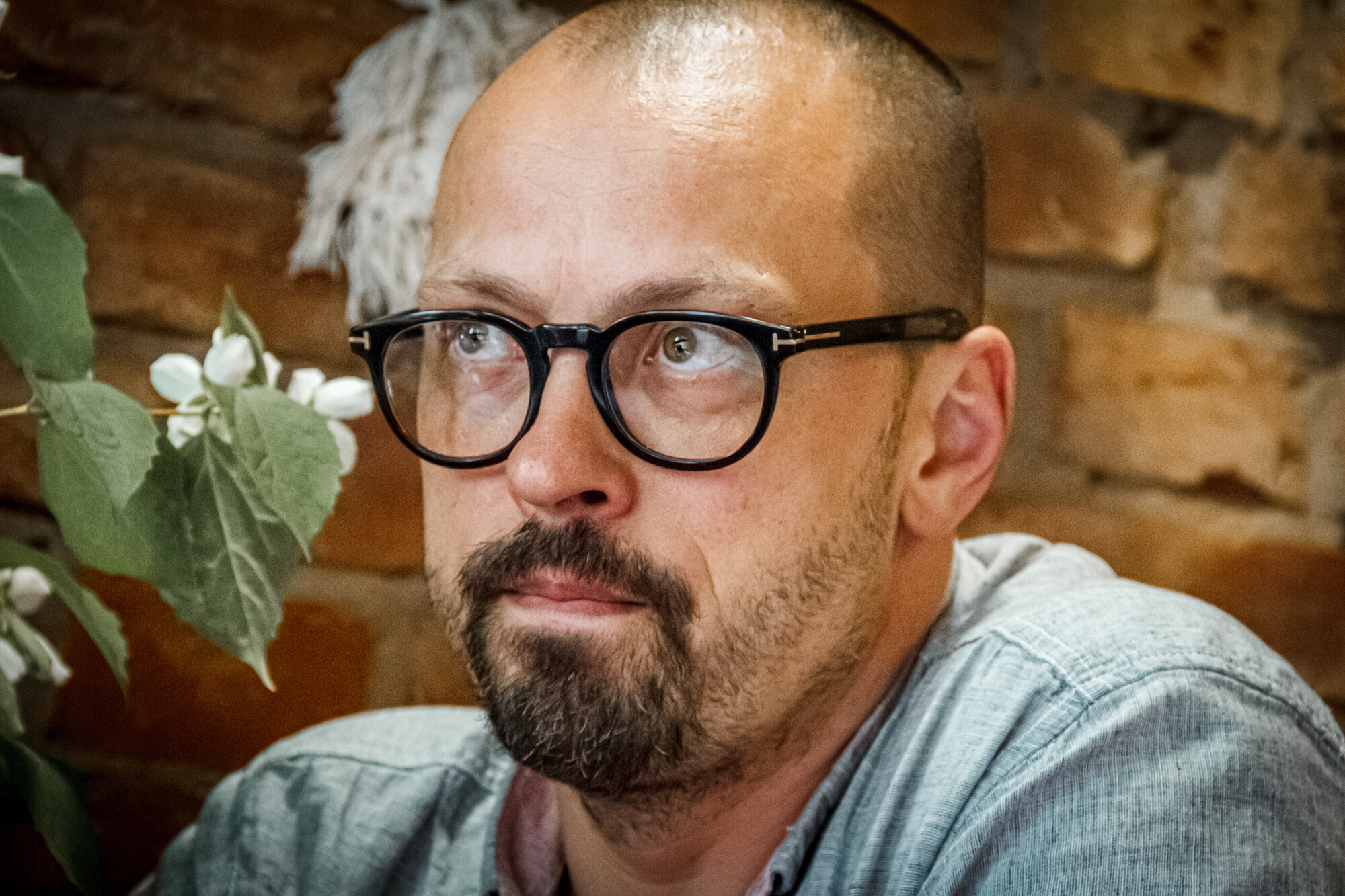 Mārtiņš Kohs Rīgas burzmu nomainījis pret dzīvi pie jūras un nu sauc sevi par liepājnieku