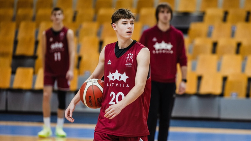 “Liepājas” rindās paliek Limbažu basketbola audzēknis Reds Martinsons