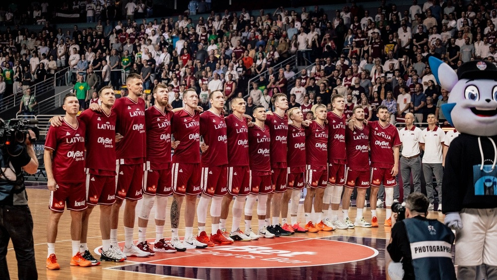 Latvijas vīriešu basketbola izlase pasaules rangā atkāpjas uz 12. vietu