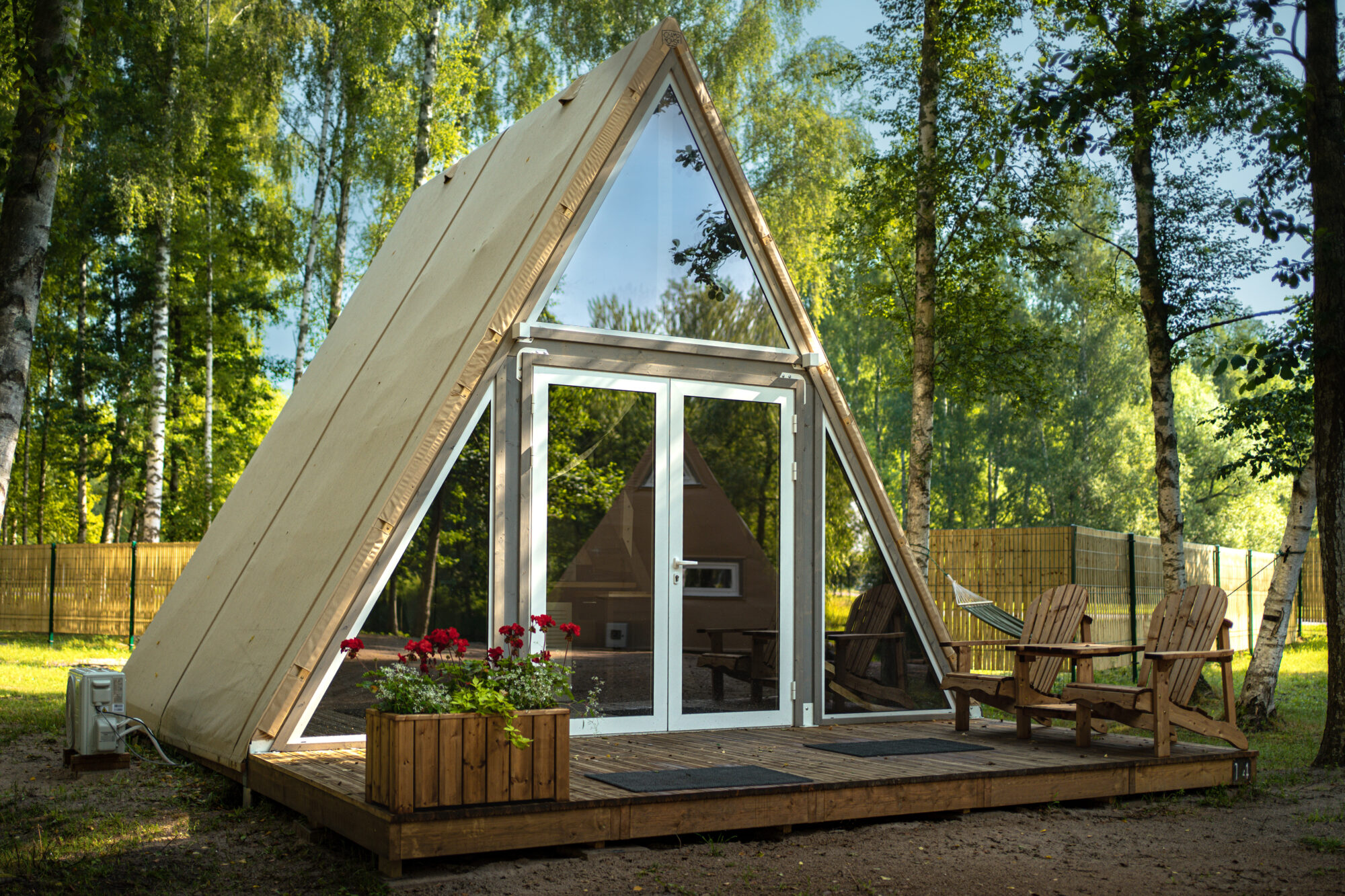 “Heaven Glamping” – jauna glempinga pilsētiņa Liepājā, pie Baltijas jūras