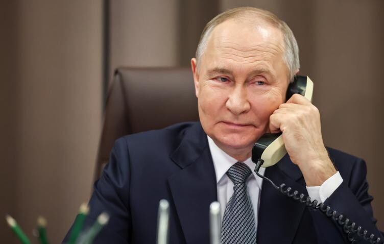 Laikraksts: Putina garo monologu dēļ telefonsarunas ar Trampu ilgst stundām