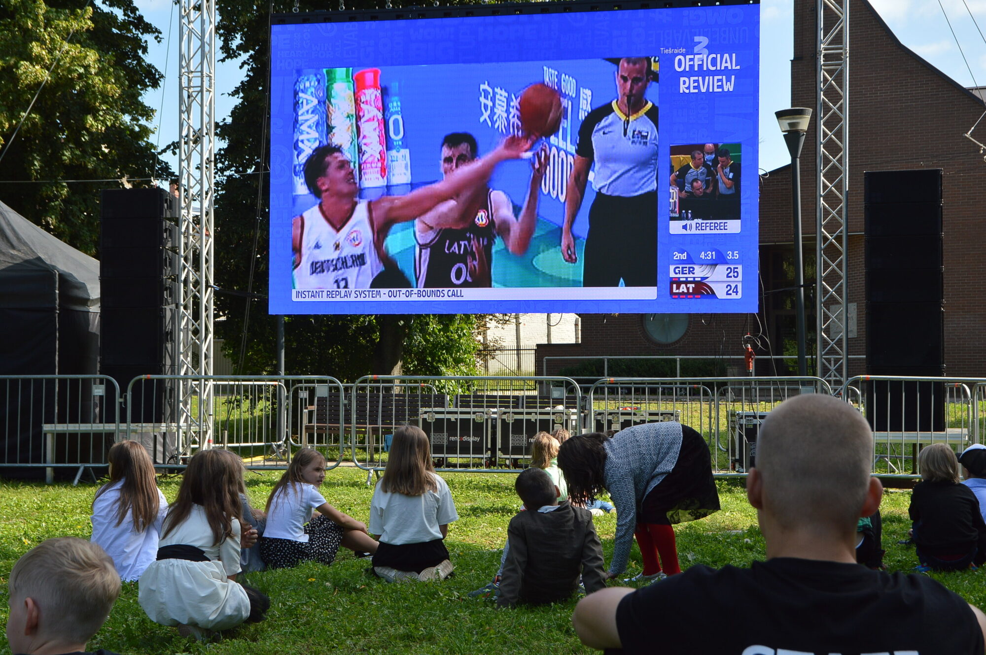 “EuroBasket 2025” Liepājā: fanu zona pie “Lielā dzintara” sola arēnas cienīgu atmosfēru