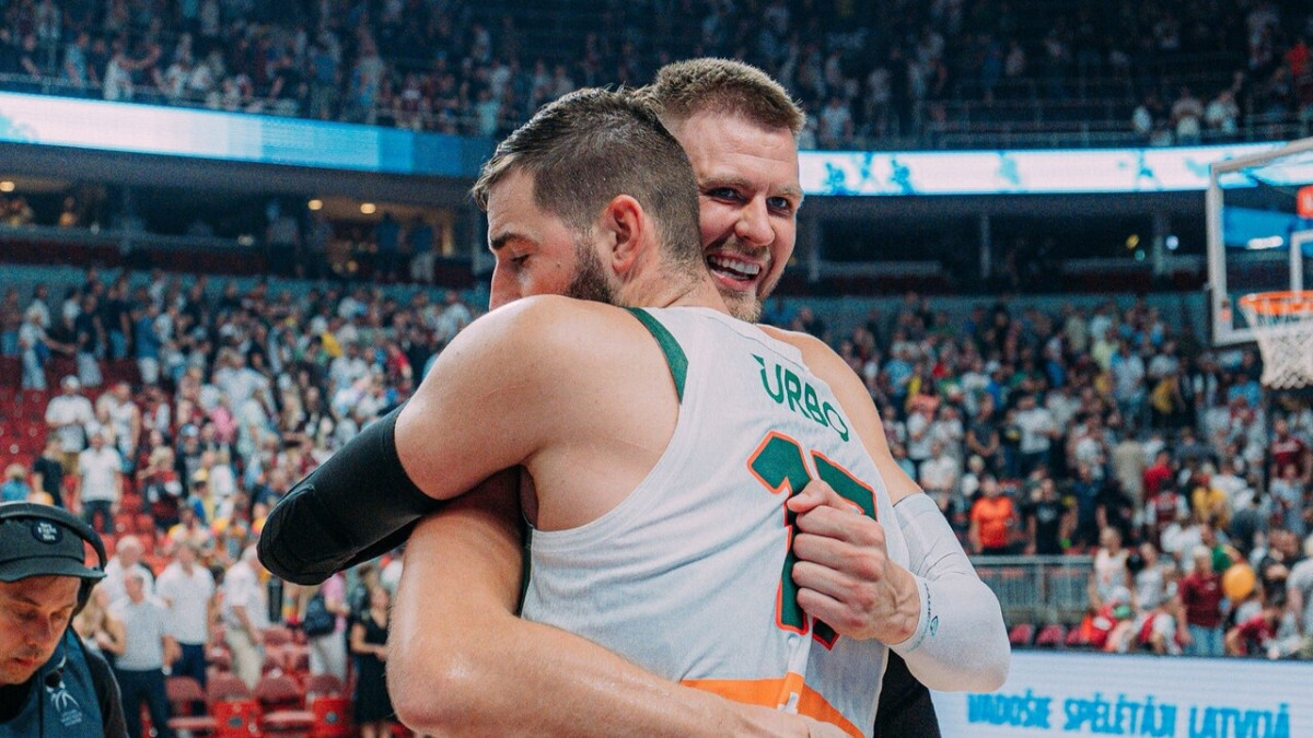 Latvijas basketbola izlase pārbaudes spēlē papildlaikā zaudē Lietuvai