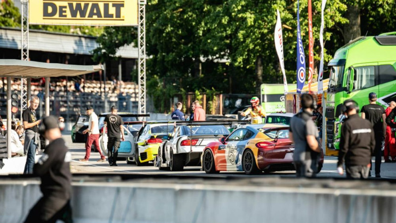 Mārtiņš Sesks un Artūrs Šimins ar “Lamborghini” startēs “WashCar Riga Summer Race” festivālā