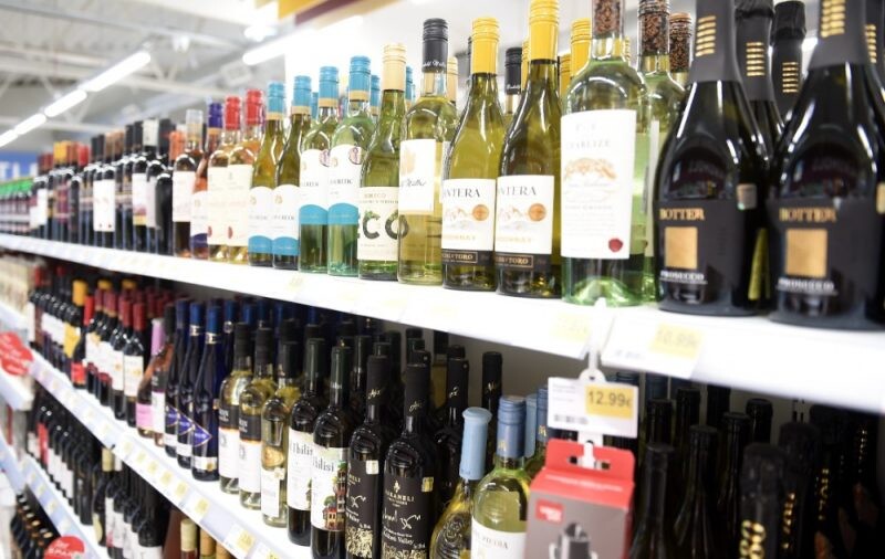 Šodien stājas spēkā jauni ierobežojumi alkohola tirdzniecībai