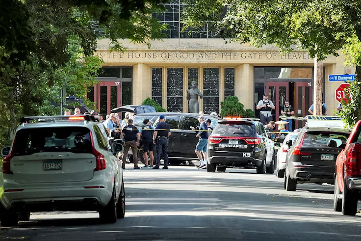 Apšaudē Mineapolisas katoļu skolā divi nogalinātie un 17 ievainotie