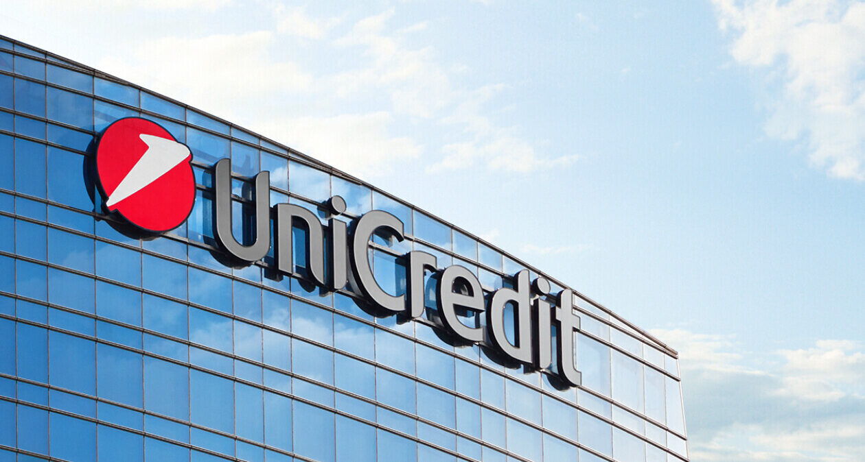 “UniCredit” pārdod daļu Krievijas struktūrvienības