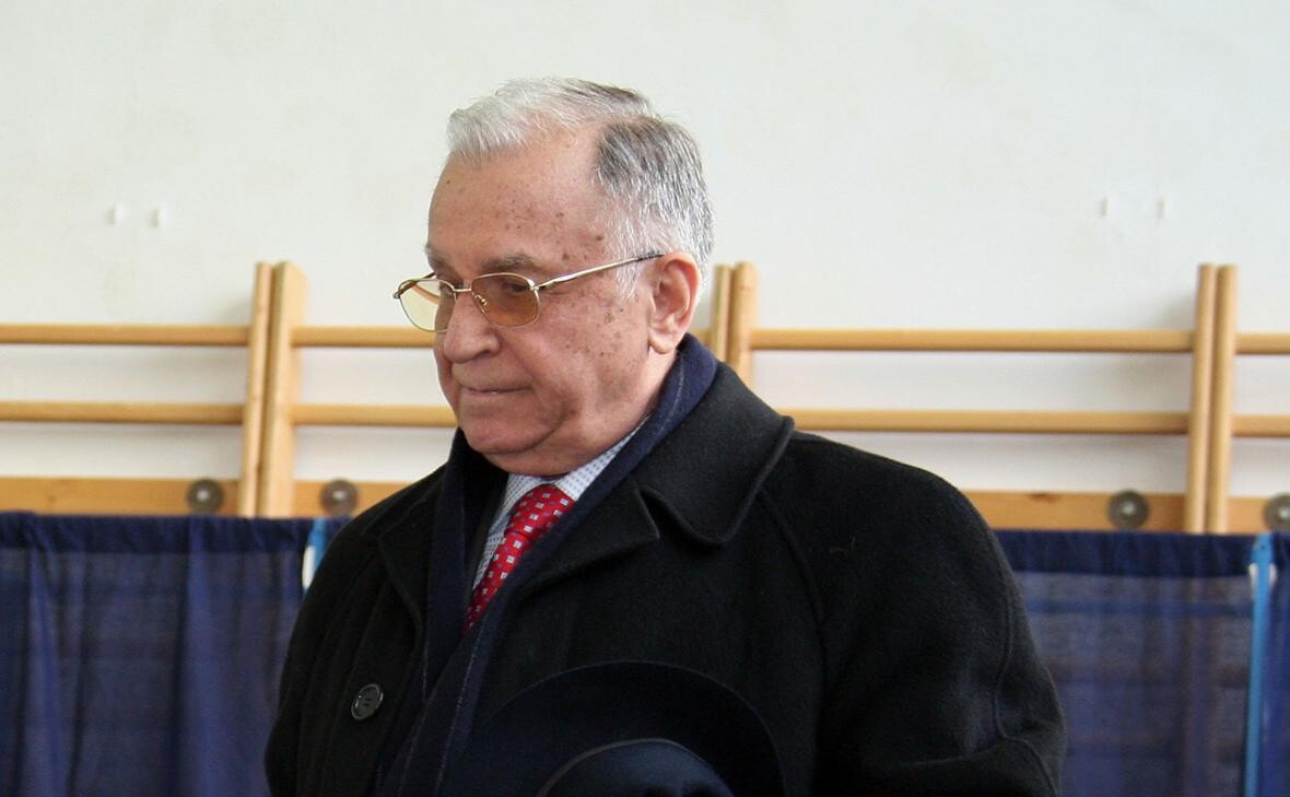 Miris Rumānijas eksprezidents Jons Iliesku