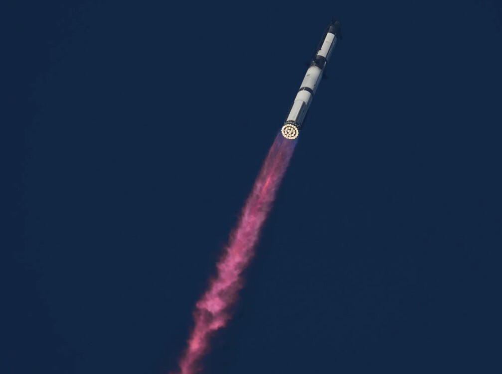 Video: “Starship” veikusi veiksmīgu izmēģinājuma lidojumu