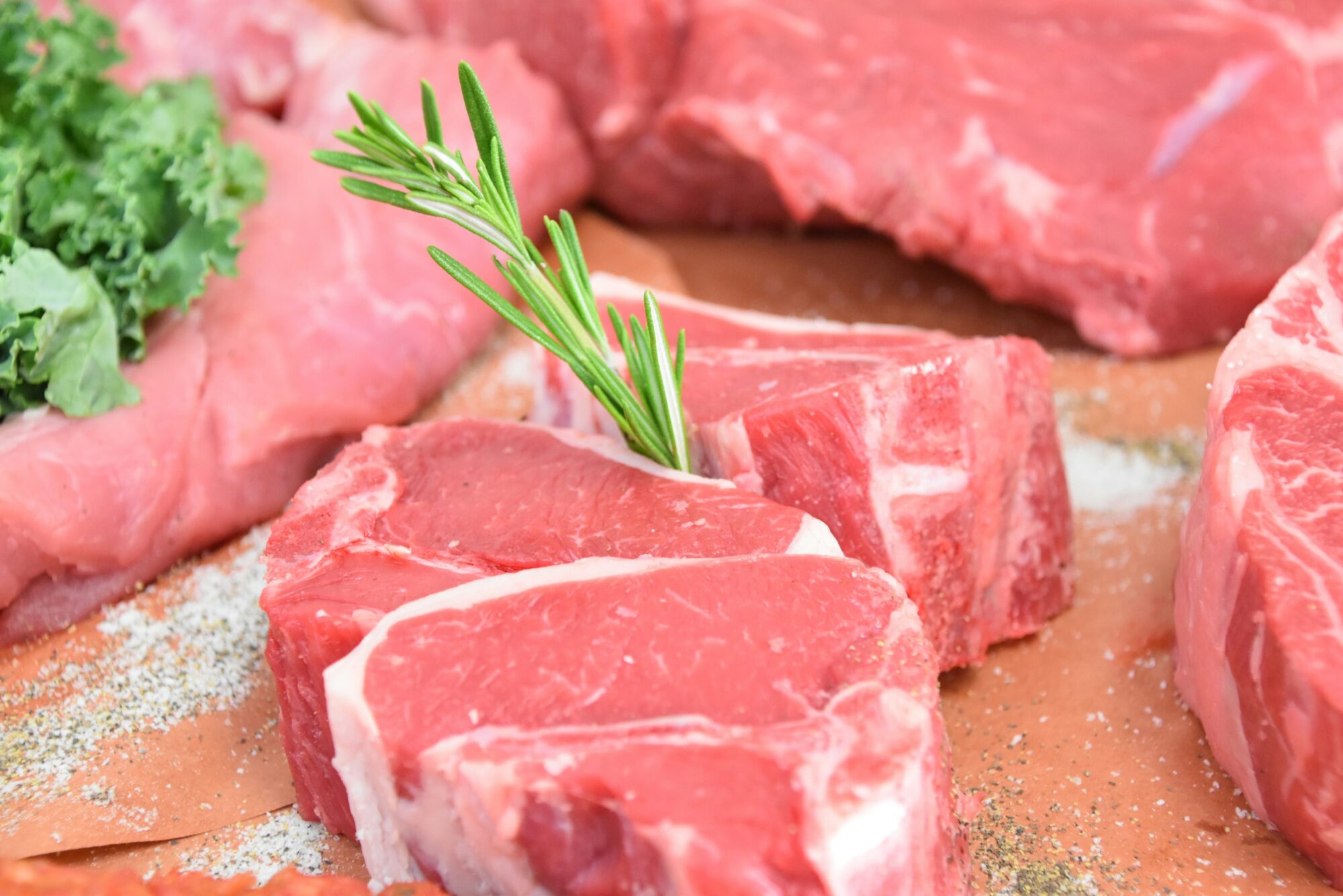 Cūkgaļas cena Latvijā jūnijā pieaugusi par 2%