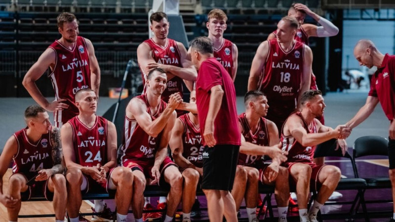 Latvijas basketbola izlase uz treniņnometni Slovēnijā dosies 17 spēlētāju sastāvā